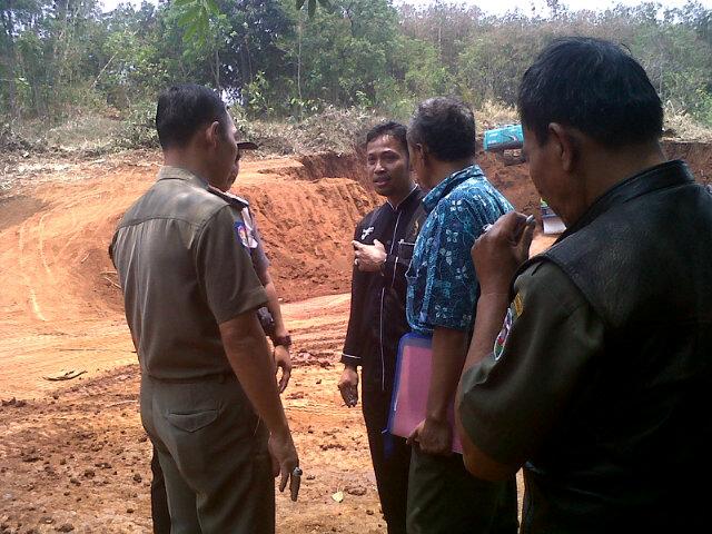 Penghentian sementara Penataan tanah kp sulukuning ds mekargalih jatiluhur <a href="/DediMulyadi71/">Kang Dedi Mulyadi</a> <a href="/satpolPP_Pwk/">SatpolPP_Purwakarta</a>