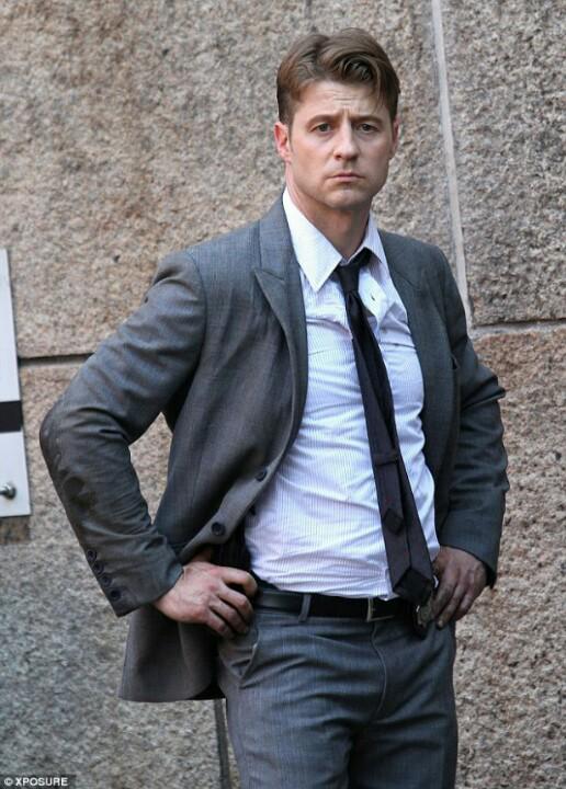 DCWatchtower's tweet image. Whether Jim Gordon likes it or not, the #DCWatchtower returns this week with #Gotham, #TheFlash and #Arrow!