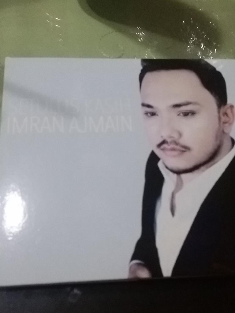 mamahani's tweet photo. #setuluskasih @ImranAjmain ada org cakap"Ma jgn dgr cd tu hari2 nnt garis"i reply..tak per asalkan jgn hati i garis! http://t.co/BNm63cXyhj