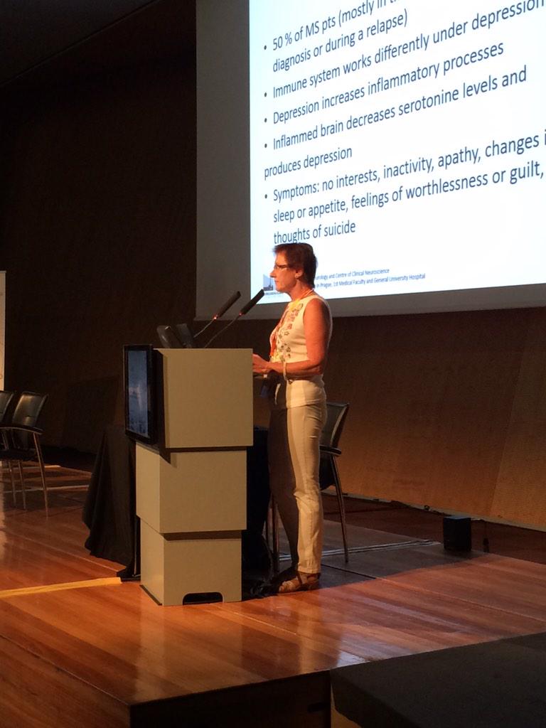 "Ni la EM ni la depresión son culpa tuya. No te avergüences, busca ayuda." Dra Havrdrova #LivingWithMSDay