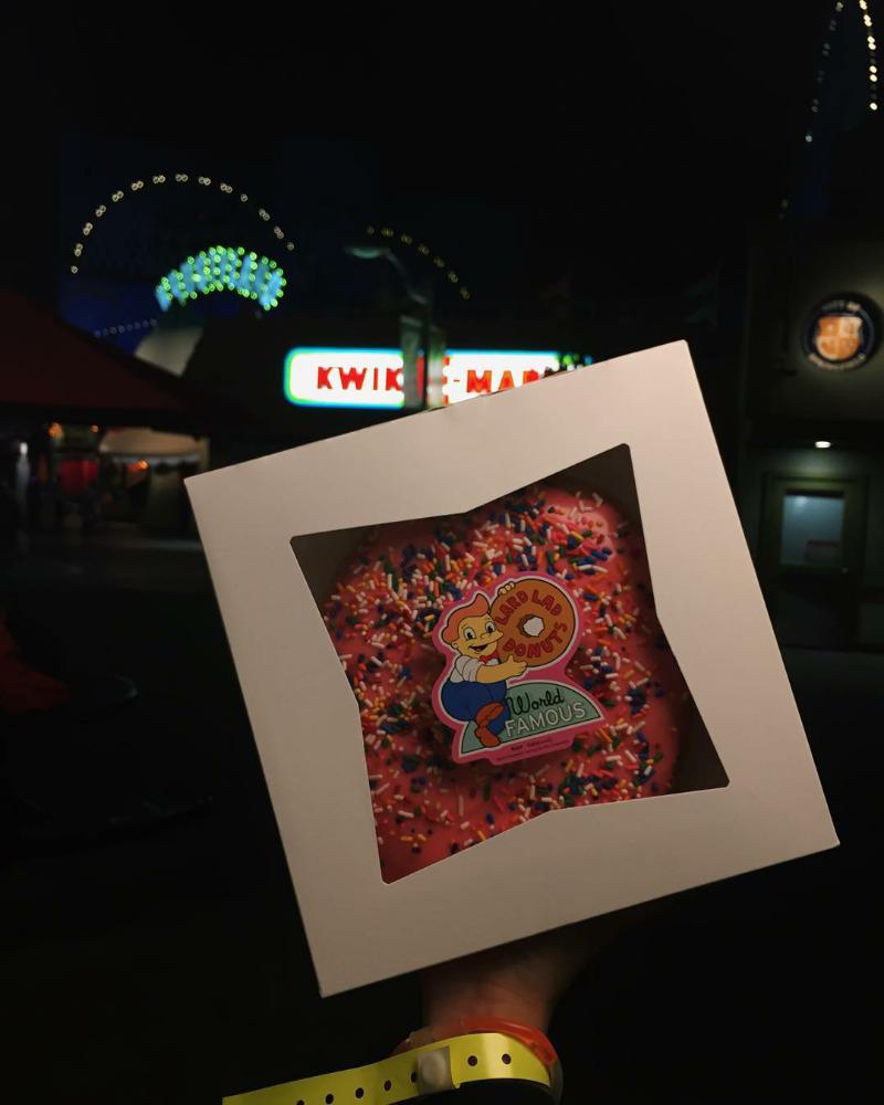 msaceves's tweet photo. HorrorNights👻🍩 http://t.co/8Rr6WoGxKE