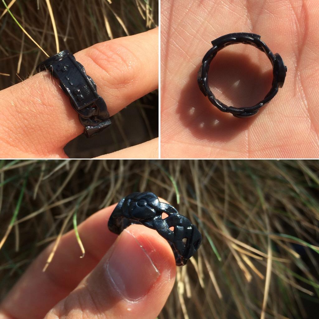 MOMKAdesign's tweet photo. Spreading the #love! #3dprinting #oneofakind #engagement #rings! #formlabs #jewelry #jewellery #design http://t.co/F4g7Mev99H