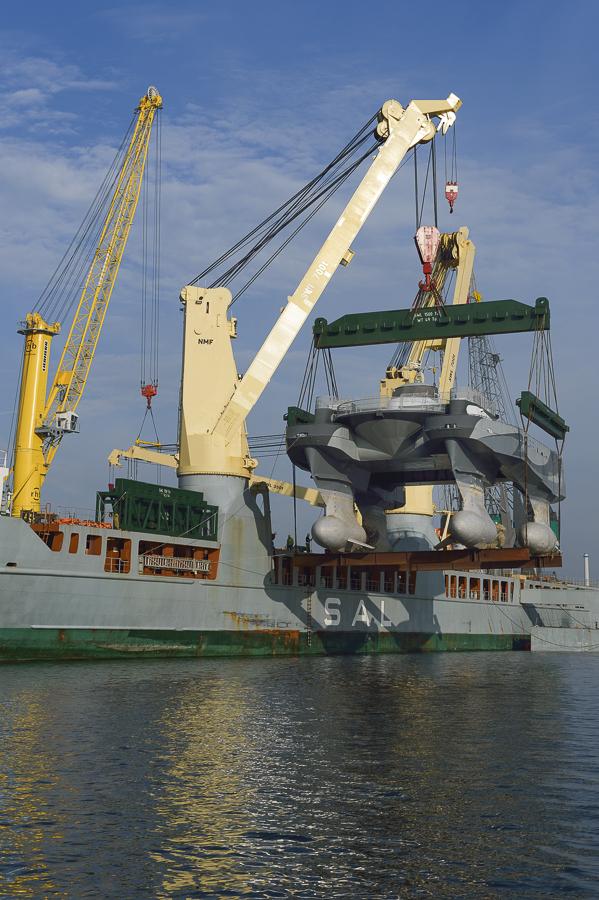 rhb discharged a super catamaran “Sea Slice” from SAL “FRAUKE”   
rhb.nl - sal-heavylift.com