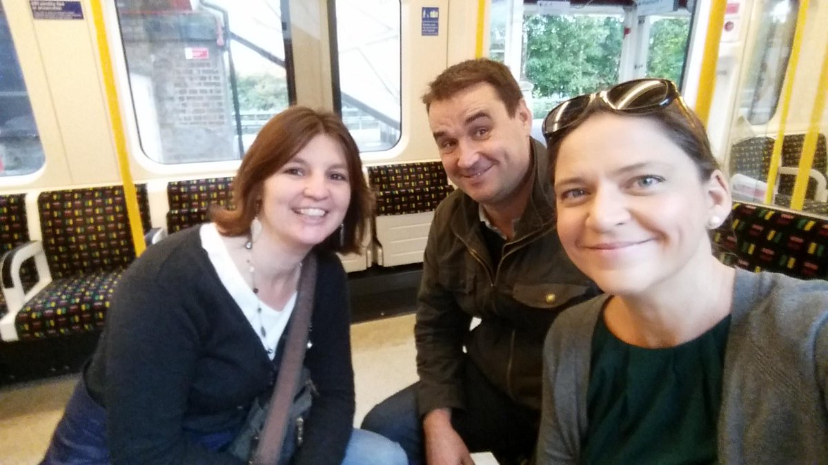 nicolanealug's tweet photo. On our way to London #towerhamlets #revelationlife http://t.co/20JuB7yu26
