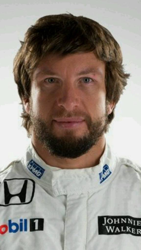 f1writers's tweet photo. .@hondapu14 @hondapu22  Ey, guys:

WHO IS THIS GUY??

#F1 #MclarenHonda #Buttonso #RussianGP http://t.co/ZBrqiInu8h