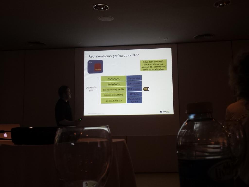 Inxanu's tweet image. Un poco de historia de buffer overflow  #DEP y #ret2libc #cybersecurity