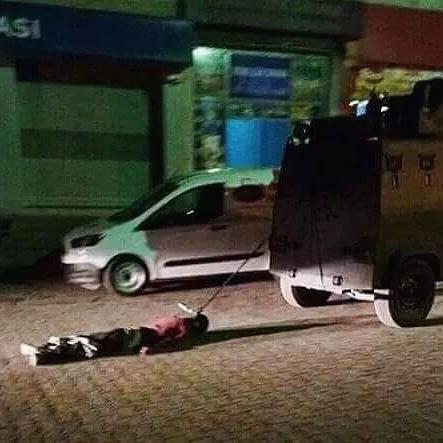 DinamoPress's tweet photo. L'orrore contro i curdi a un mese dalla elezioni in #Turchia

http://t.co/W2rTRpoi5H
#TwitterKurds http://t.co/2ecnsE7v0j