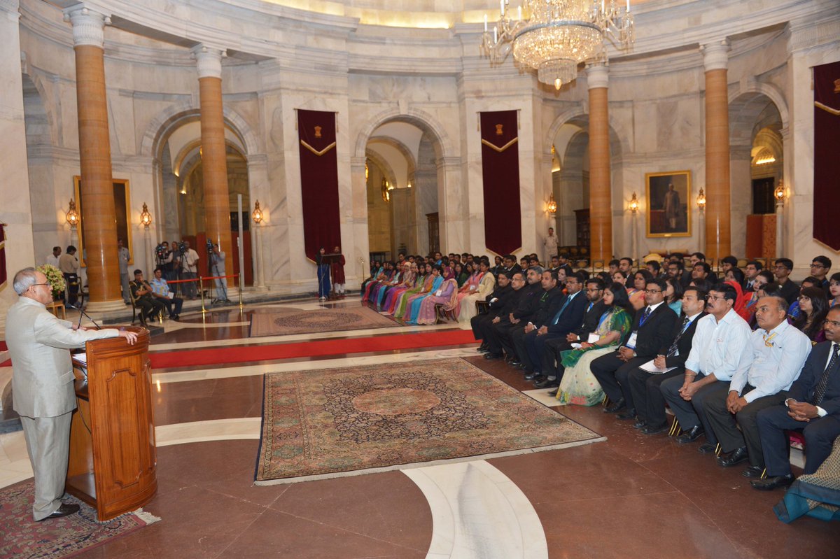 A youth delegation from Bangladesh called #PresidentMukherjee today at Rashtrapati Bhavan
