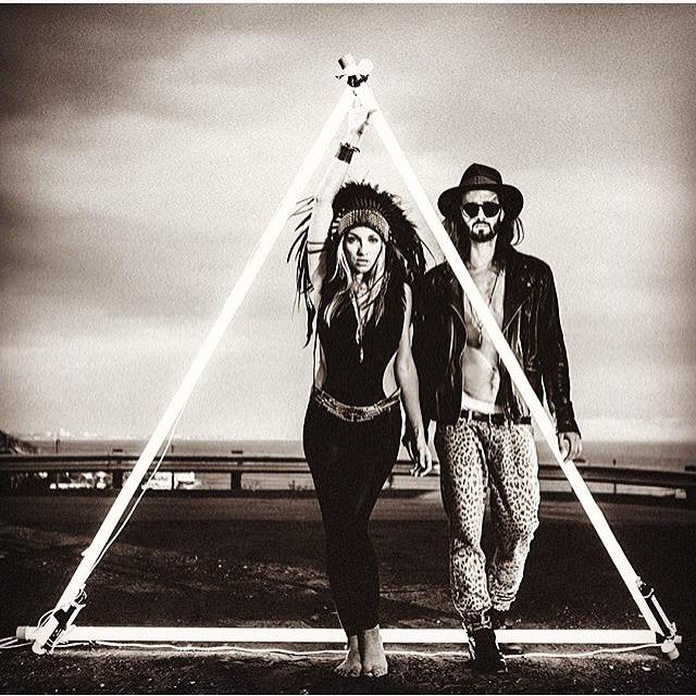 AngieBrownMusic's tweet photo. In love with this #photo of @TheZibbz by @SickysWorld go check them out!! โค๏ธโค๏ธโค๏ธ #thezibbz #newmusic #sickys #friends http://t.co/clu68EhQrs