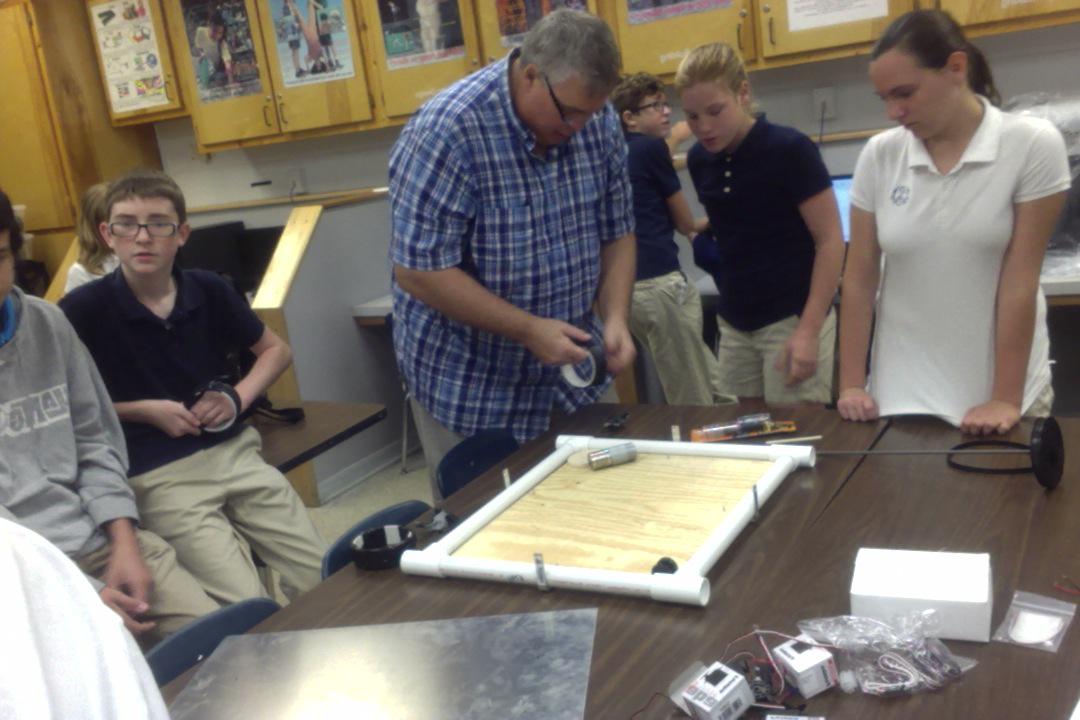 gsms_robotics's tweet image. We love our mentors😃😃😃 #gsms #Paydirt2015 #Jubileebest #bestrobotics2015 #fearthefin