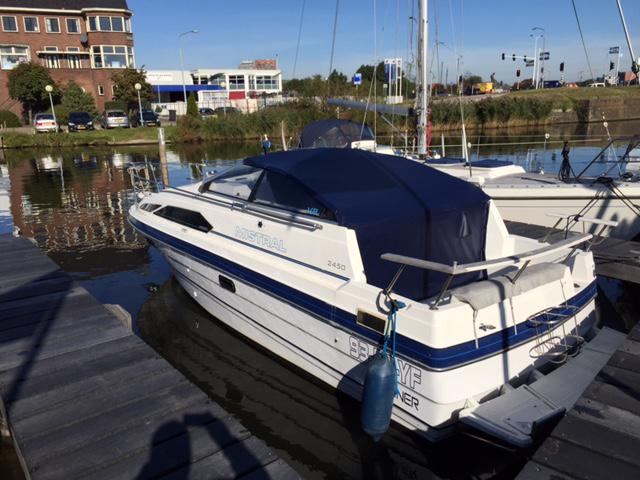 Voor <a href="/DZeilmakerij/">Dekker Zeilmakerij</a>  uit #Zaandam een paar mooie kapjes afgeleverd!