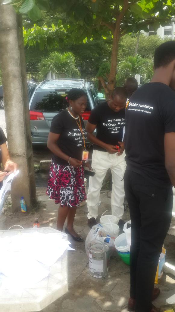OandoFoundation's tweet photo. Go volunteers! Work has begun already....hitting the ground running! #educate2accelerate @Oando_PLC @yodifiji http://t.co/PfrzR6WCpA