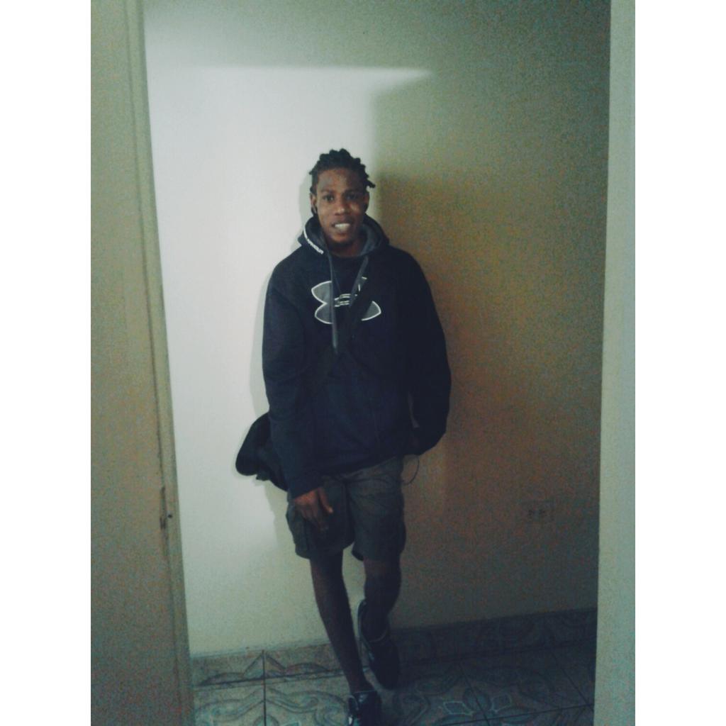 higherdanmost's tweet photo. Lastnite before I went training that smile it's pretty rare acknowledge it don't come out so easyv http://t.co/Wm7zANPgmd