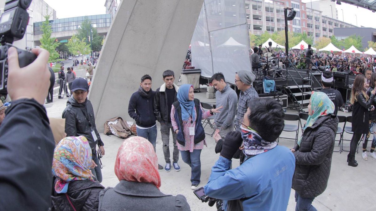 Sebelum naik panggung, di back stage sempat meet and greet dulu dengan Sahabat yang hadir di acara #NoahGoesToUSA