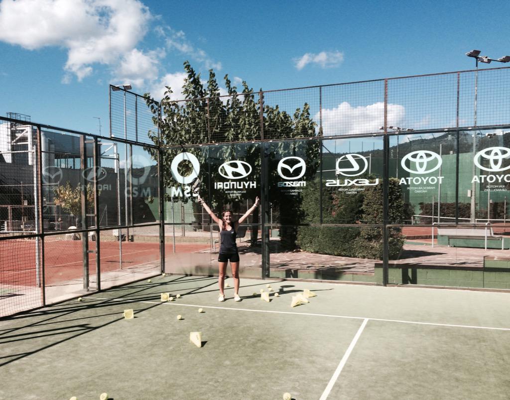 <a href="/evavives/">Eva Vives</a> en <a href="/clubegara/">Club Egara</a> dandole a todas las marcas !! Enorme! <a href="/enebepadel/">Enebe Padel</a>