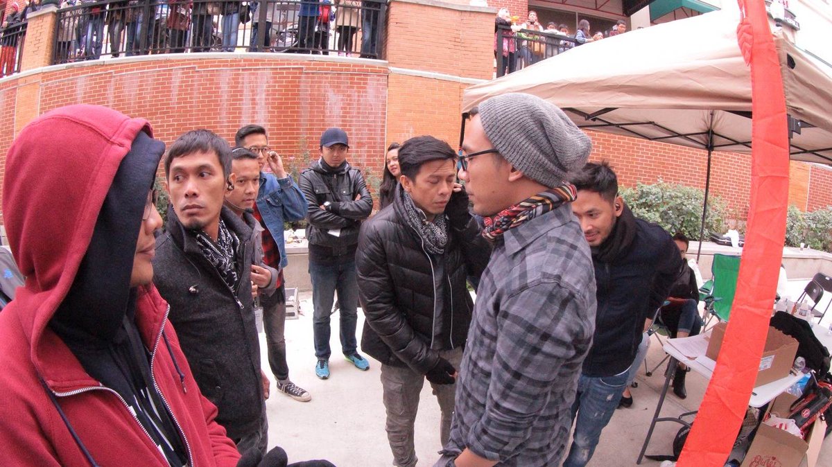 Siap-siap untuk naik ke panggung di Silver Spring. Suhunya mencapai 15 derajat,asli kedinginan :D #NoahGoesToUSA