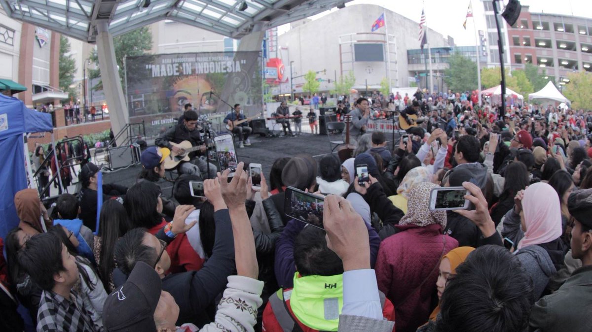 Serunya luar biasa !!! NOAH tampil dengan format full akustik #NoahGoesToUSA