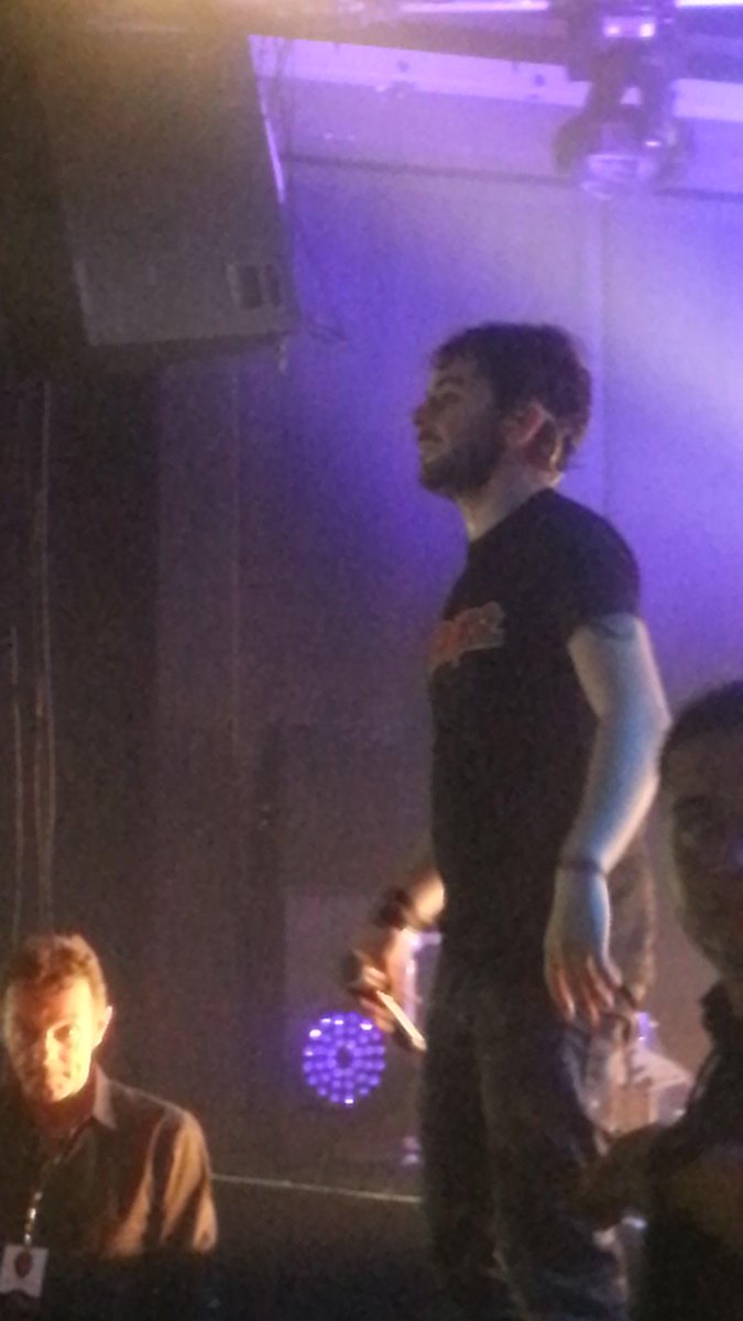 _xrouge's tweet photo. @fragolaofficial 400 km, 10 ore di fila e tanto tanto caldo. Ma è stato uno spettacolo unico. Grazie di esistere❤ http://t.co/JWKSJrjBiq