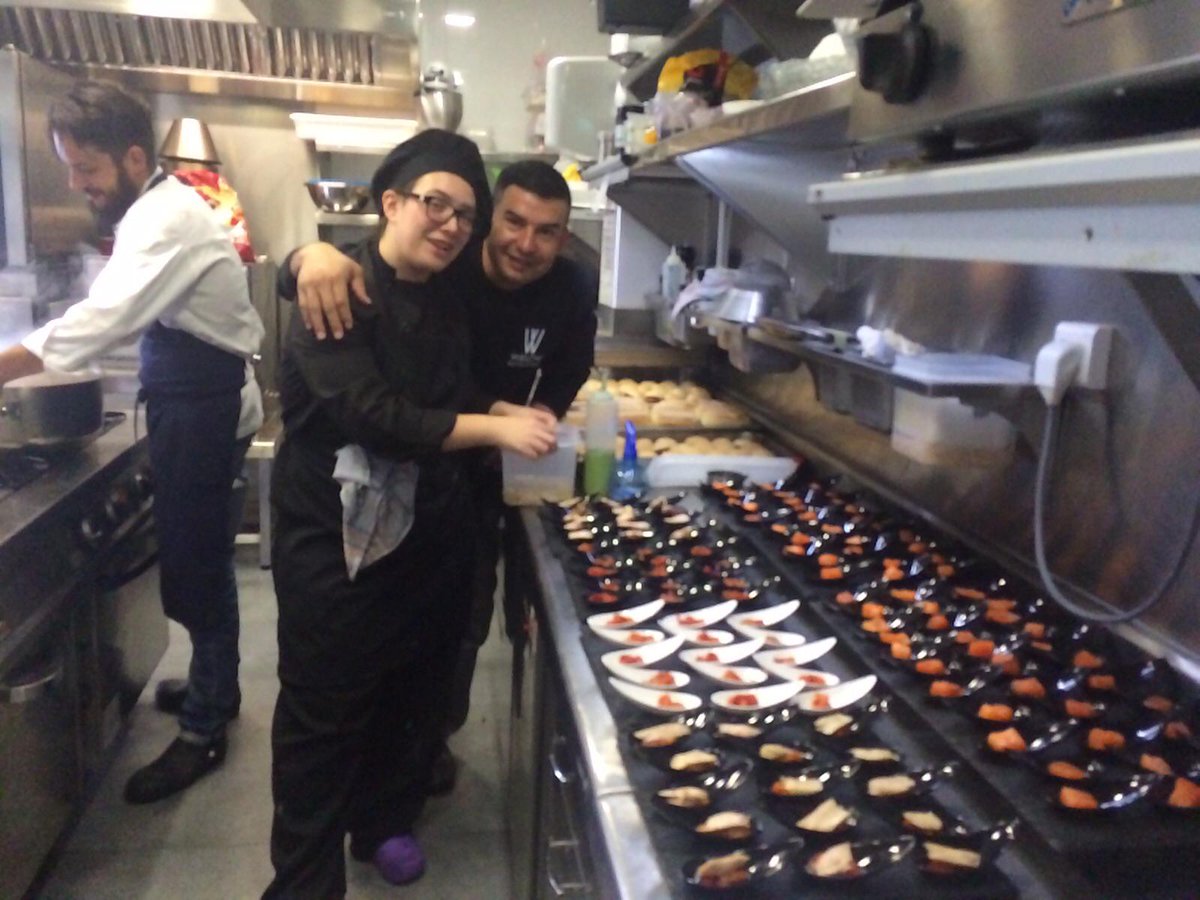 WelowRestaurant's tweet photo. Este es el nivel de trabajo que tenemos en @WelowRestaurant, la mejor calidad y el mejor equipo😃 http://t.co/HuPgvU0PyG