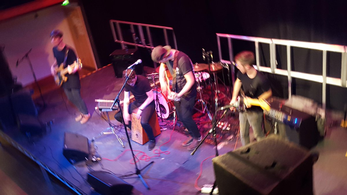 FollowingFoxes1's tweet image. Rock Yeah!