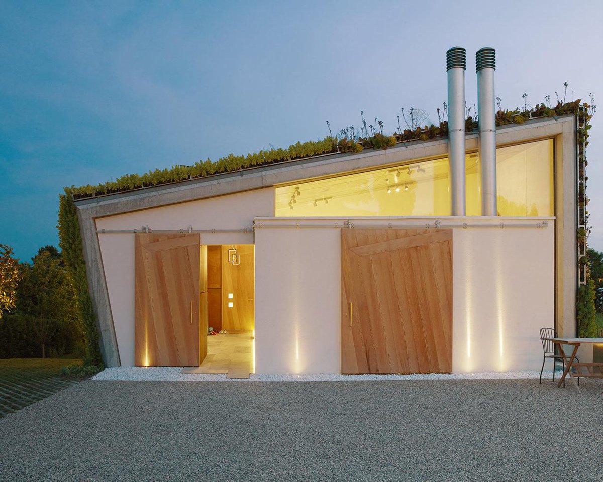 ArtilleryDesign's tweet image. #motivationmonday Jewel Box Design by Design Paradigm #TARDIS

design-milk.com/jewel-box-hous…