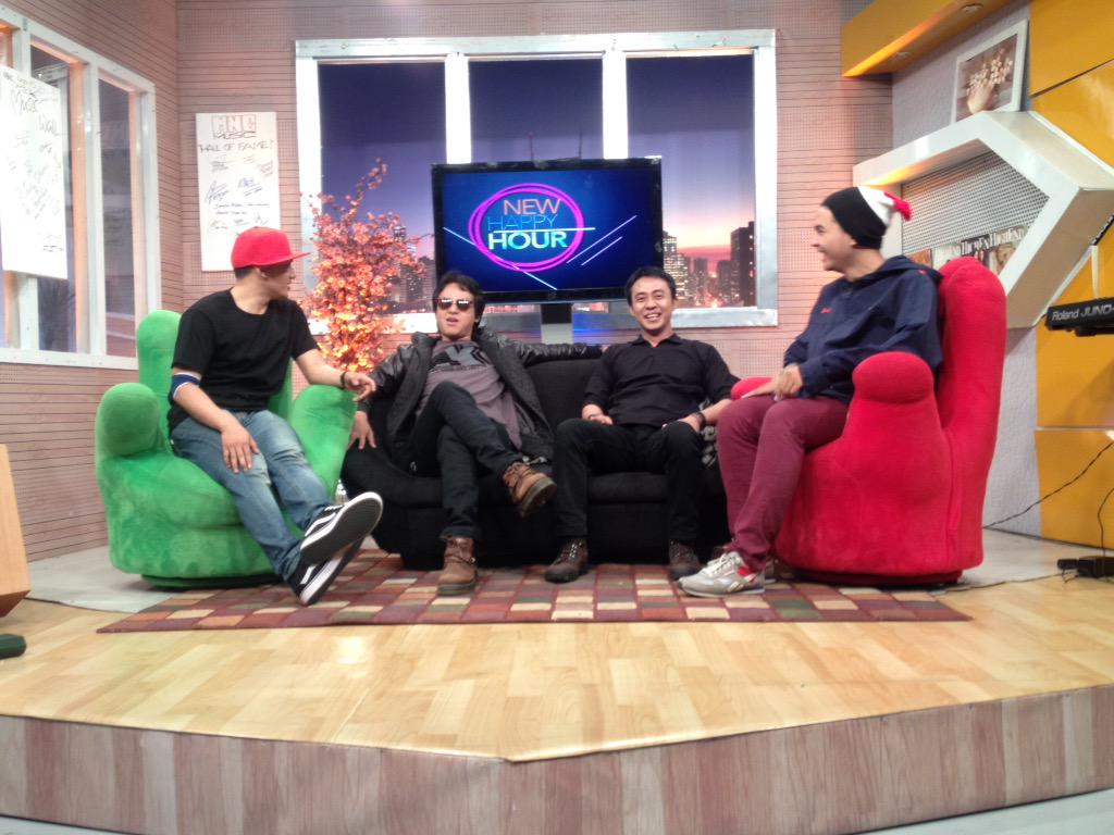 Now!! <a href="/a7band_id/">A7 BAND</a> on stage with host <a href="/B_anew/">Banyu Nugraha</a> <a href="/JamesLeoPurba/">James Leoreen</a> !! Enjoy Music Mania!