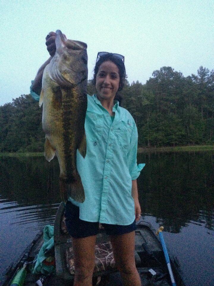 YRHunter's tweet photo. @OUTDChannel @MarkWeinzierl my best catch - 8lbs 2oz #fishing #bigbass #whatgetsyououtdoors http://t.co/hBwy0CMSkO