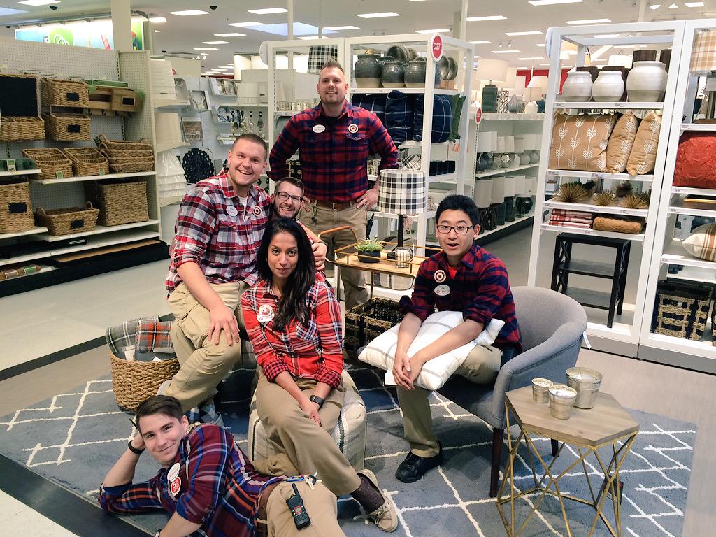 #MadForPlaid family photo with this crew at #T751. #targetfamily @Orschman6 <a href="/jakedale3/">Jacob Dale</a> <a href="/ETLAndrew/">ETL Andrew</a> <a href="/BsteezyAP/">Brian</a>