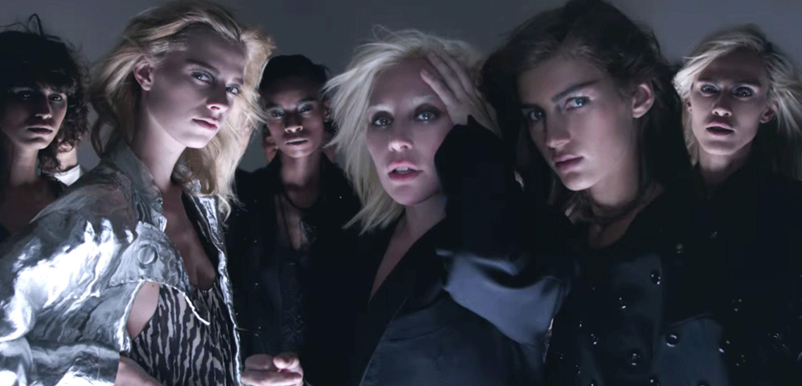 Tom Ford'un 2016 Sonbahar koleksiyonu Lady Gaga klibinde #tomford #ladygaga
bit.ly/1j3pcTN