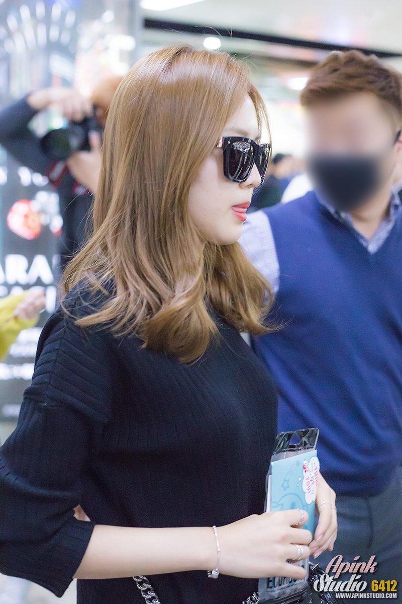 sneohy_'s tweet photo. [DL] 151005 Gimpo Airport Arrival - Naeun (7 pics) By 6412 https://t.co/F5pwCmLHU8 http://t.co/acvg0eCQSJ