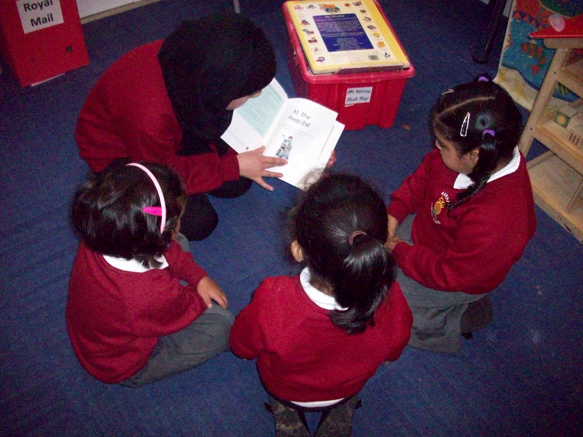 BarhamPrimary's tweet photo. More pics of 6V 'Buddy Reading' in the nursery earlier. #WeAreTheChange #SewaWeek2015. http://t.co/EsGlGNFXaB