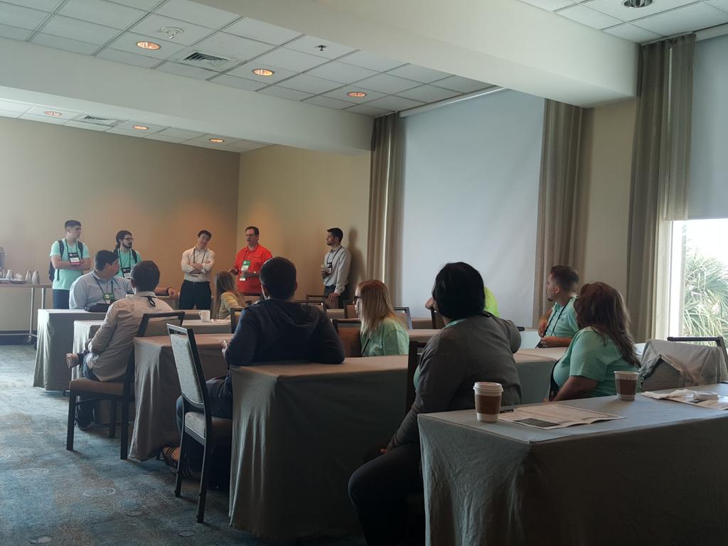 COMMONug's tweet photo. Experts and students connecting @COMMONug to mentor future IT professionals. #COMMONF15 http://t.co/aUiOdS7db2