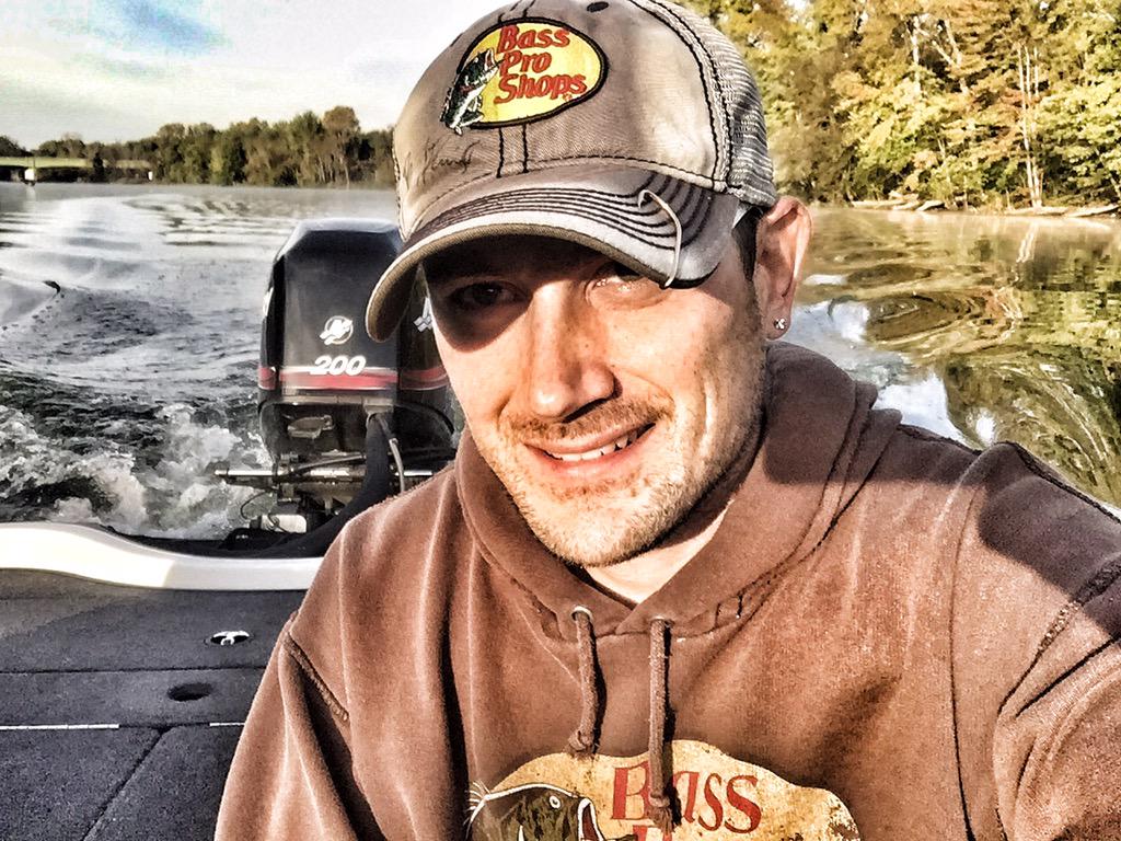 FadedFishin's tweet photo. Cruising... Beautiful fall day... #OneidaRiver #CNY #FadedFishin #FadedFishinScenery #LocalSYR #outdoorlife http://t.co/FaBmROBWhm