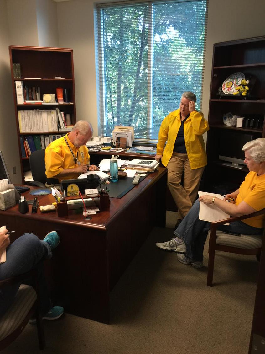 utshields's tweet image. @SCBaptist #disasterrelief team planning and mobilizing #scdr teams to major areas effected by #scfloods