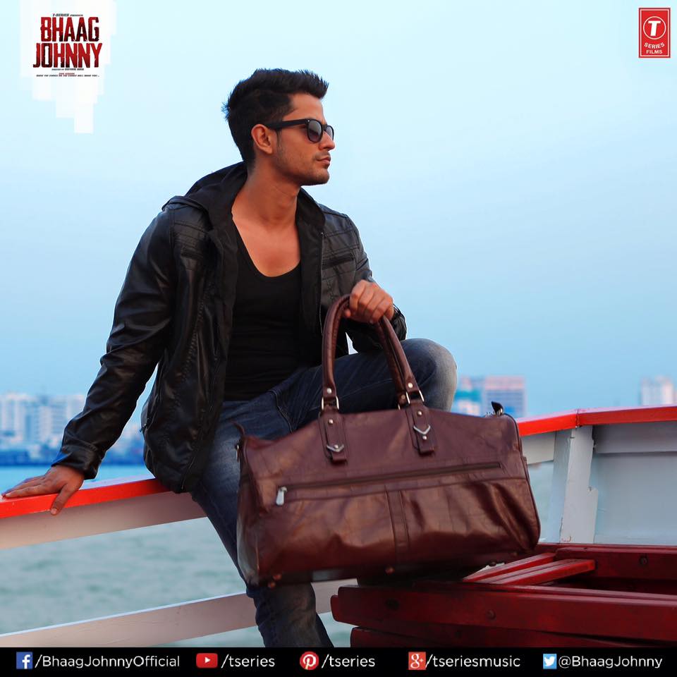 BhaagJohnny's tweet photo. Life isn't as easy as it looks! #BhaagJohnny http://t.co/Q7WZe7Mvdx