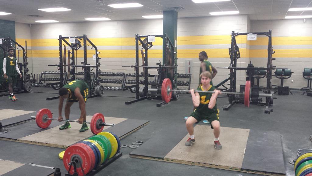 LHS_LOBOSBBALL's tweet image. Even when they aren&apos;t on the court, they working it out. #trainingnonstop🏀