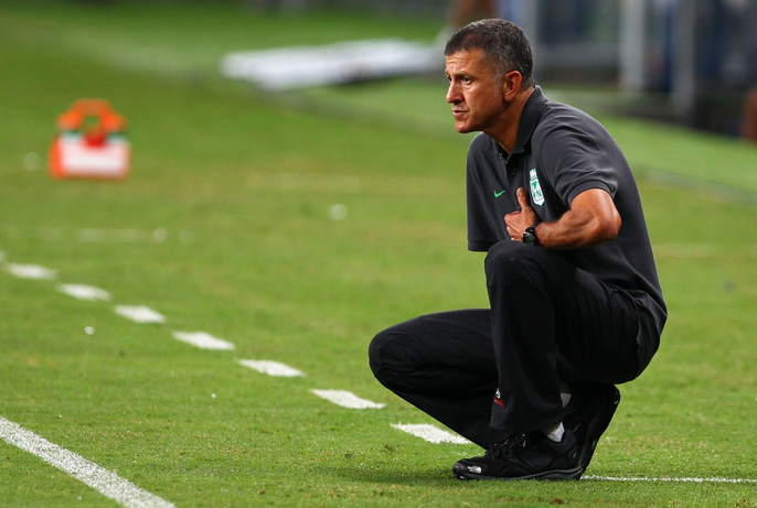 AztecaDeportes's tweet photo. #SelecciónAzteca

Juan Carlos Osorio renuncia como director técnico del Sao Paulo. Cerca su llegada a @miseleccionmx http://t.co/9HXJhZLYsR