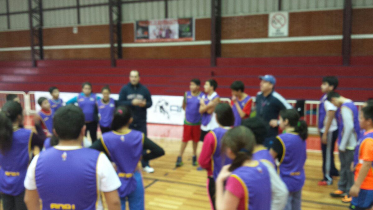 basketdmas's tweet photo. SABADO 10 OCTUBRE  09:45  10 a 12 años// 11:00   6 a 9 años/  12:00   PERFECCIONAMIENTO TÉCNICO.
SEGUIMOS CRECIENDO.¡ http://t.co/cKdvyFWkCV