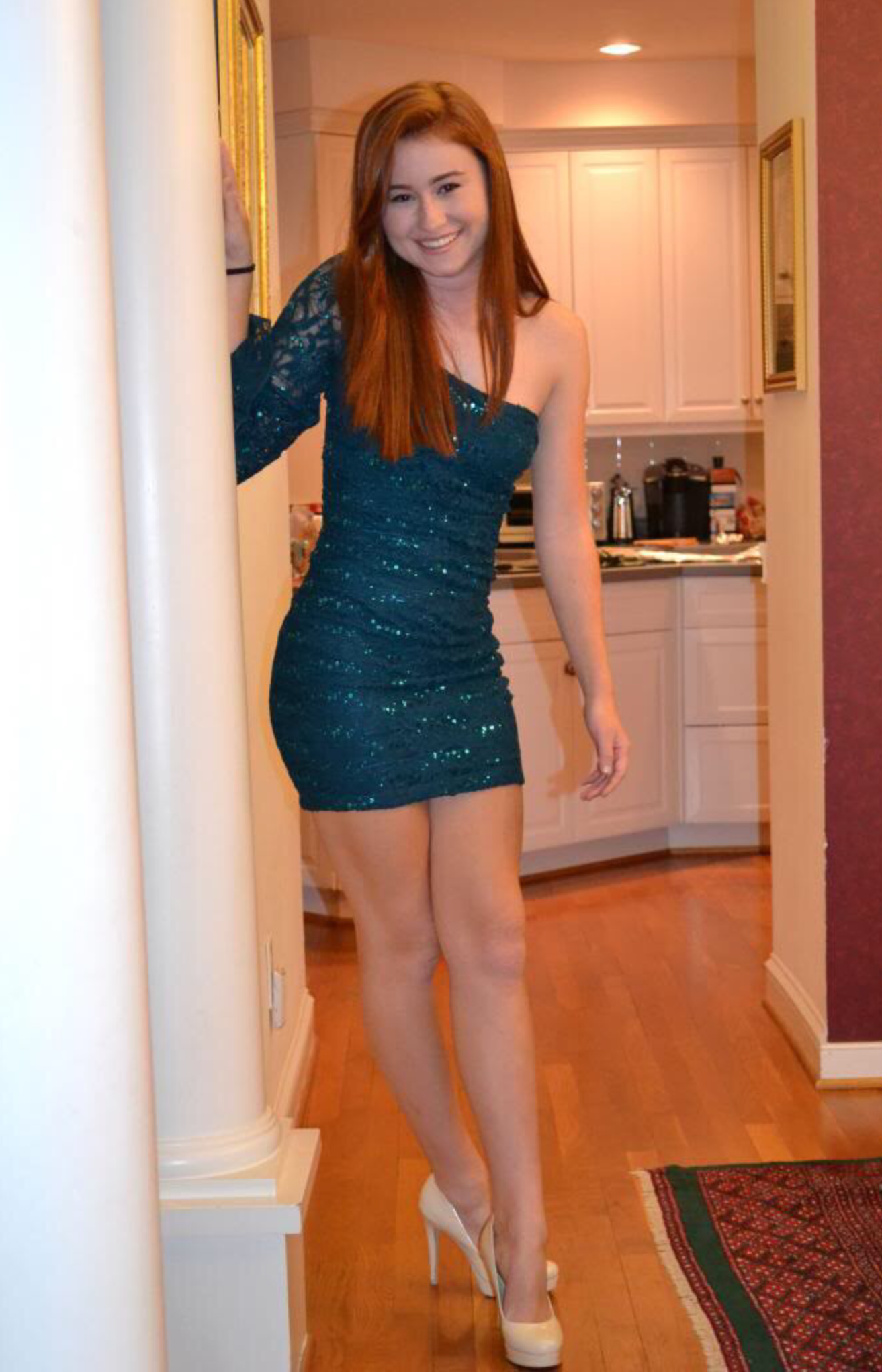 Girls In High Heels On Twitter Cute Redhead In Dress And High Heels 