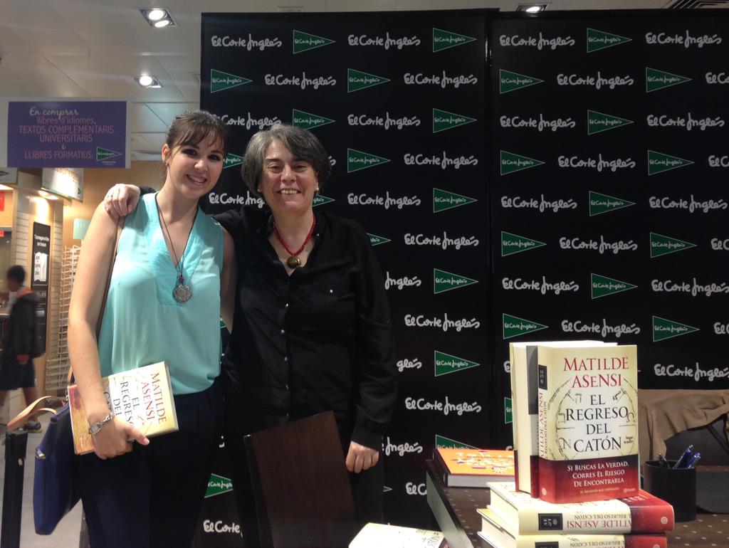 Sandra_4_'s tweet photo. Gracias @MatildeAsensi por hacer que la espera haya valido la pena #ElRegresodelCaton http://t.co/C1pimTyhLt