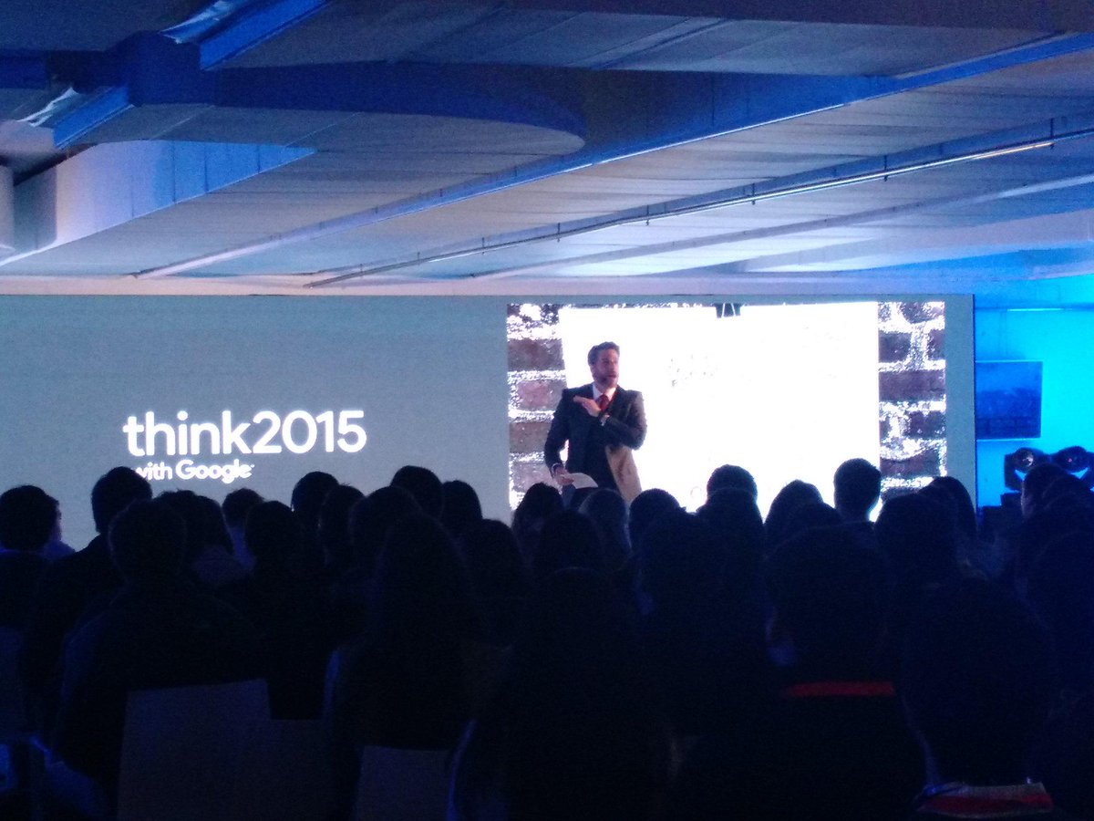 GoogleChile's tweet photo. @SashaStrauss cierra #ThinkGoogleCL con una dinámica visión de los #MicroMomentos http://t.co/QNxxNegqwJ