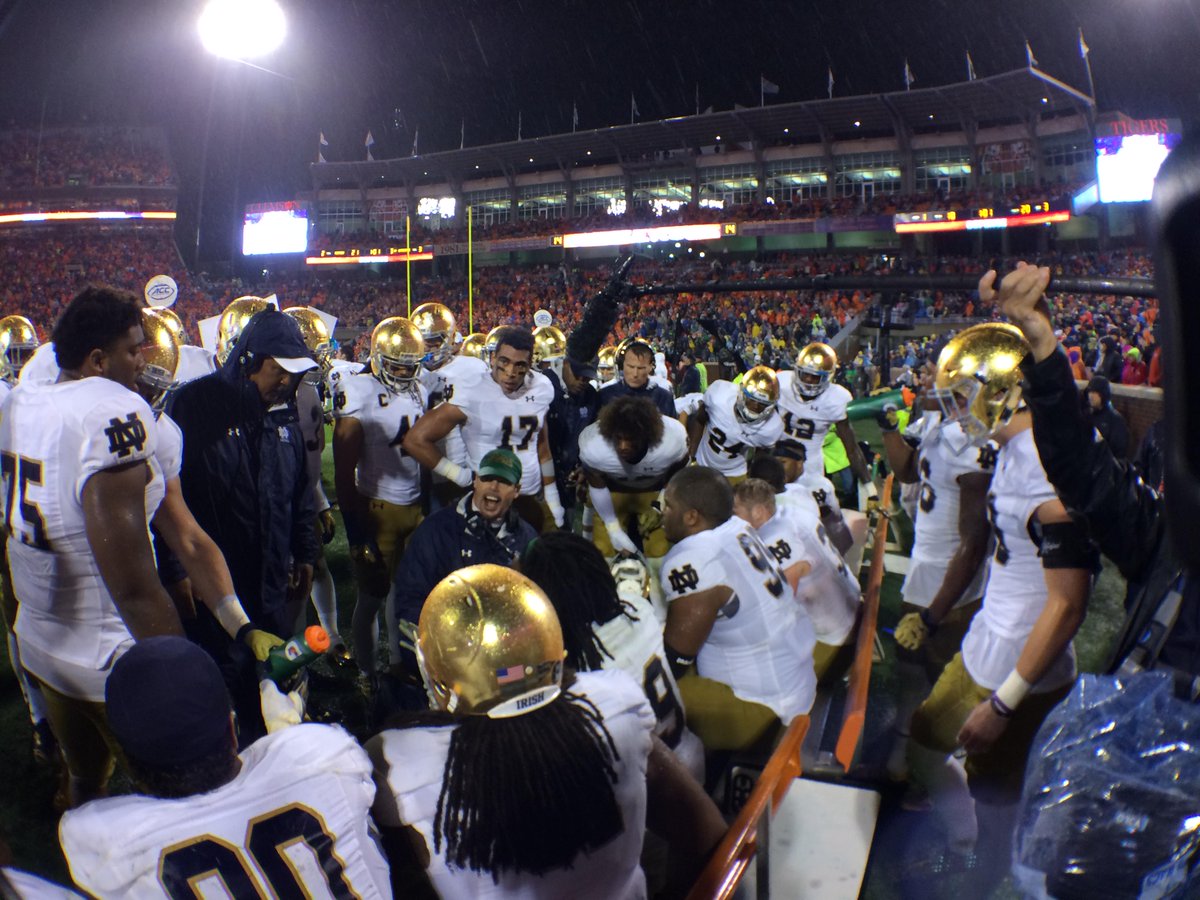 NDFootball's tweet photo. Go behind the scenes with @ASeasonWith Notre Dame Football.

Tonight at 10PM ET on ShowTime. http://t.co/Xhrgm4YQ3l