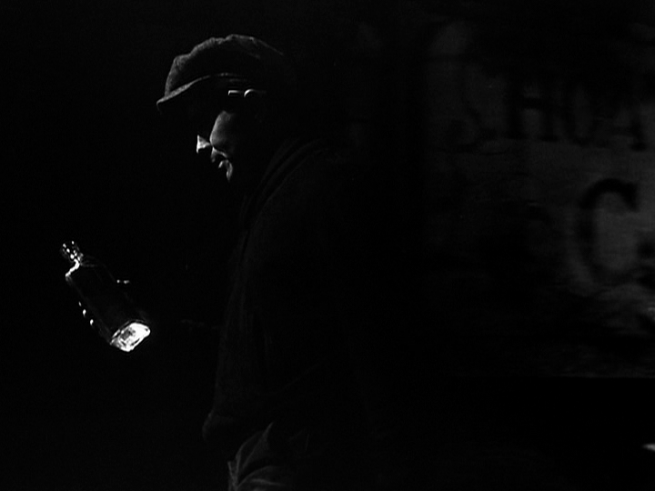 OnePerfectShot's tweet photo. The Dark Beauty of Film Noir in 50 Shots http://t.co/MFtfdMvxPF Curated by @NitrateDiva http://t.co/z4E7SbC2VJ