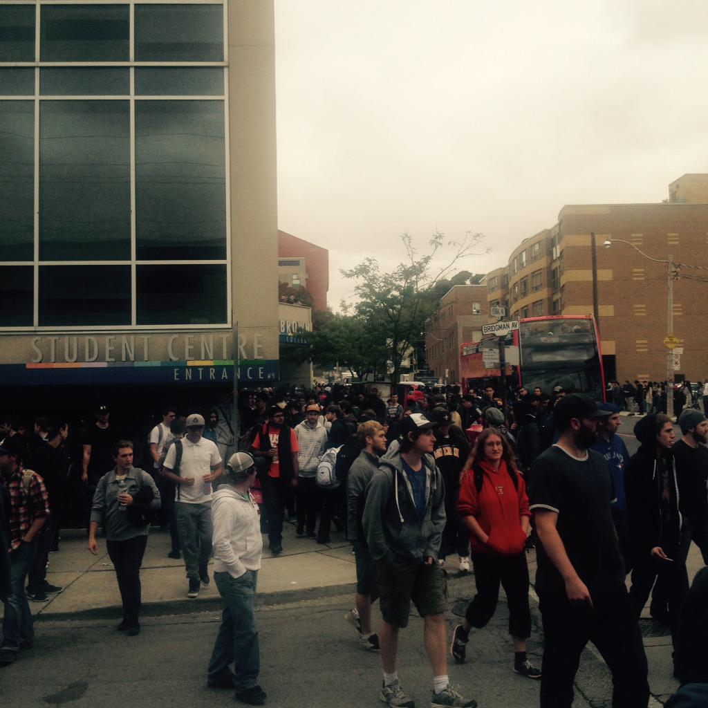 DialogGBC's tweet image. Another day, another fire alarm at @GBCollege&apos;s Casa Loma campus. #GBCproblems