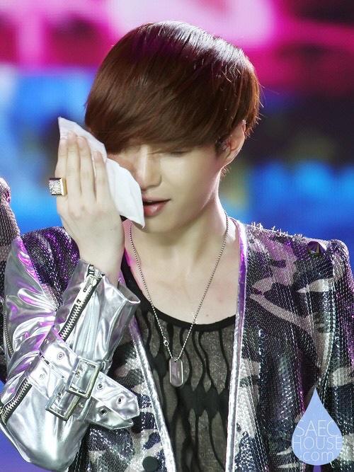 pinkpink__nee's tweet photo. #beHAPPYIXING #HappyYixingDay #ForeverwithLAY #레이야사랑해 #LayHappyDay #HappyLayDay #iloveyouyixing #张艺兴1007生日快乐 http://t.co/DNPsHbbxNv