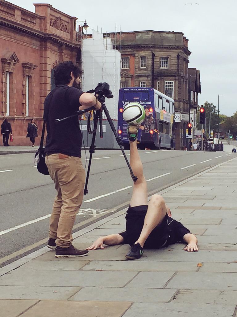 xNatalieOwenx's tweet photo. @Raphroman filming @Dan_Magness http://t.co/ogVMsKDsn5