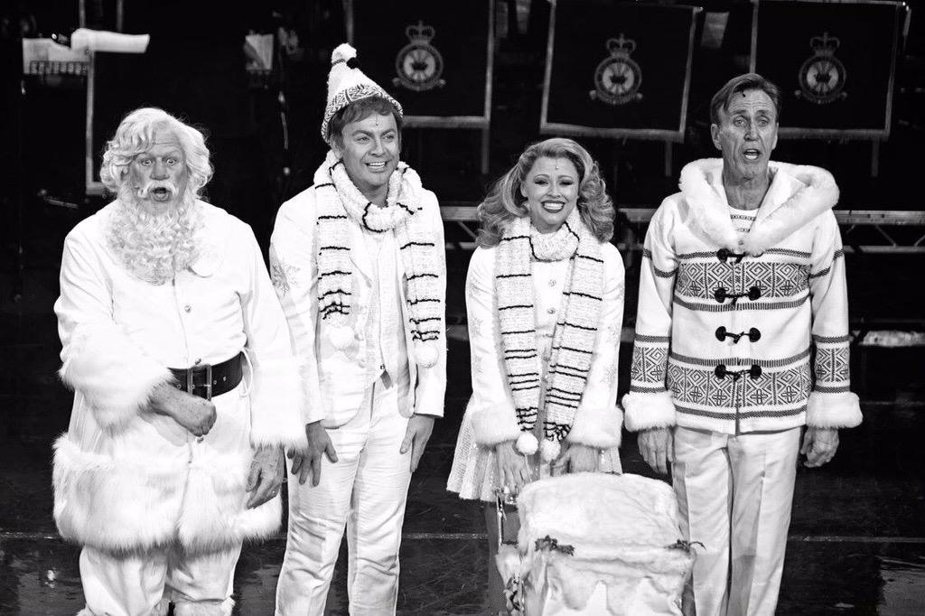 WalshDaily's tweet photo. Brilliant pictures of @KimberleyJWalsh and the cast of @ElfMusical at @WestEndHeroes. (Credit: @scarabpictures).🎄❤️🎄 http://t.co/ZPkSTkHQSy