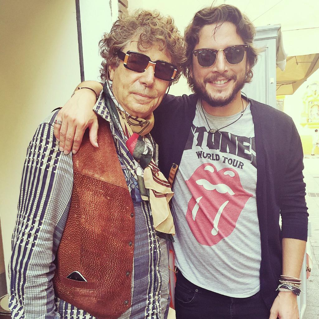 manuelcarrasco_'s tweet photo. Hoy compartiendo comida, sabiduría y risas con el amigo Jesus Quintero, siempre se aprende a su lado. http://t.co/8rVAg1wGMS