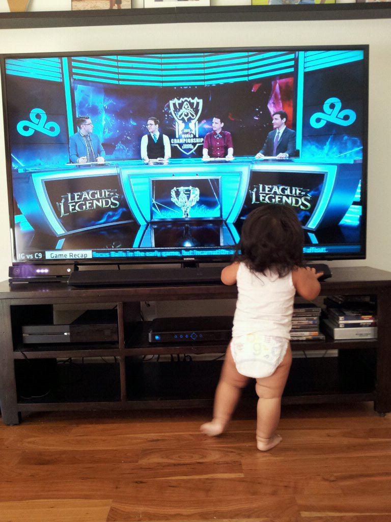 TheSquez's tweet image. This is how I did #Worlds week 1. Need week 2 to start! @Spawnlol she looking at you meng! #LeagueOfLegends