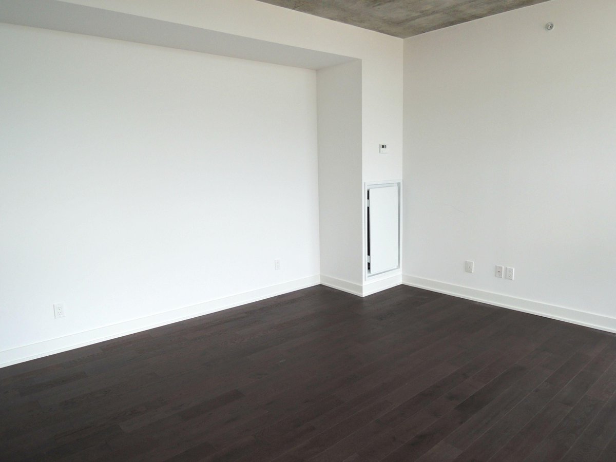 kate_robichaud's tweet photo. Don't buy a Condo Cave. Live in the Light. 1 Bed condo For Sale at The Carlaw in Leslieville! http://t.co/U2KBkAf4gC http://t.co/lwjkuSNft5